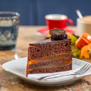 Pataki Cukrászda Érd - Sacher tortaszelet - Tortaszeletek