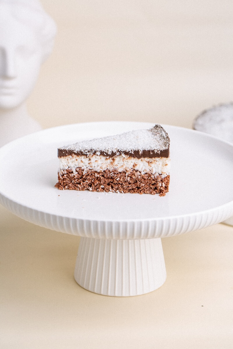 Pataki Cukrászda Érd Paleo kókuszos-csokis tortaszelet