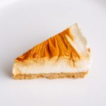 Pataki Cukrászda Érd karamellás sajttorta szelet