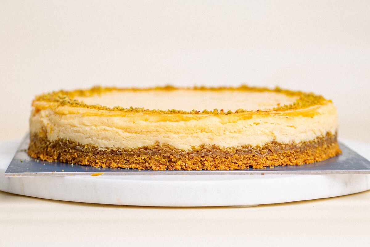 Pataki Cukrászda Érd Pisztáciás New York sajttorta 12 szeletes