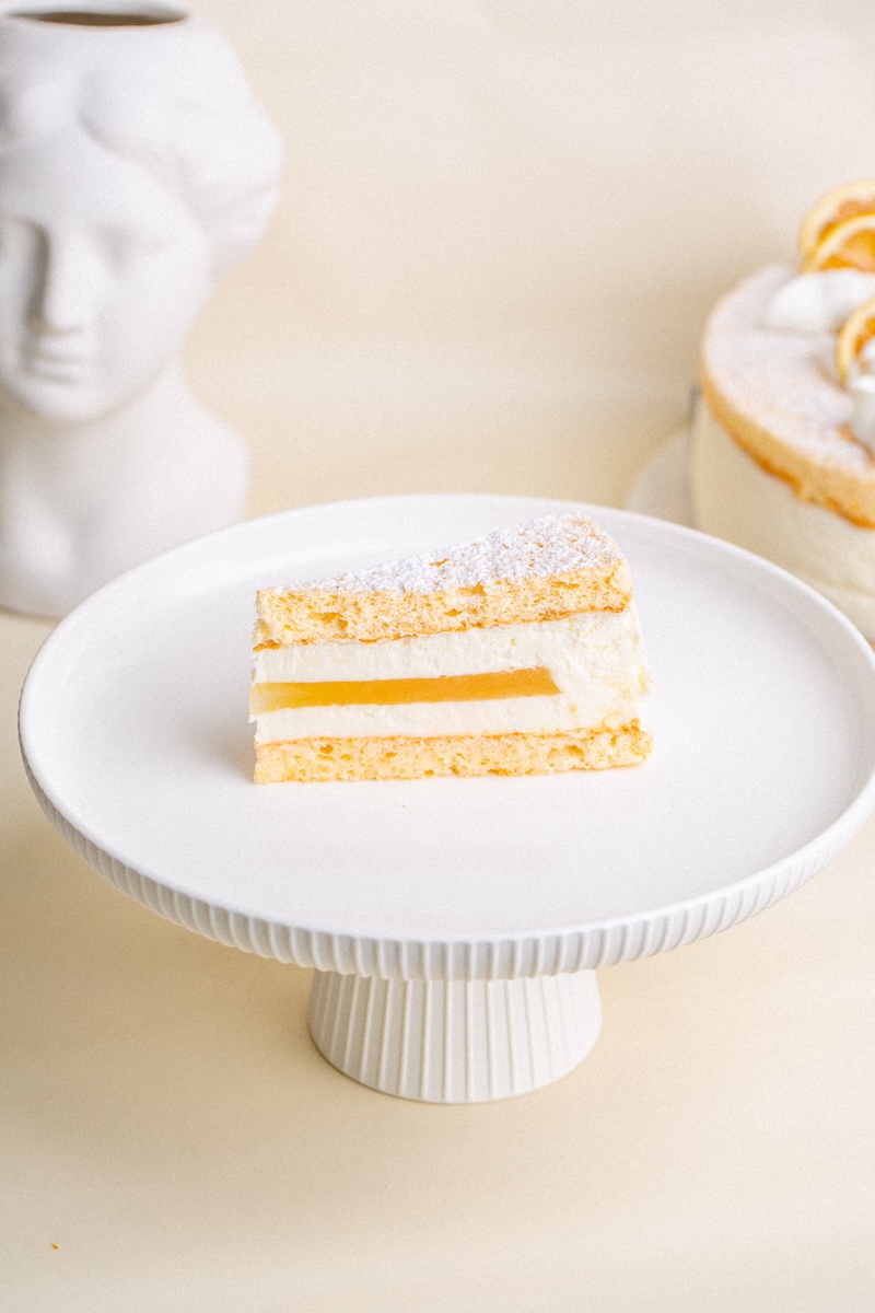 Pataki Cukrászda Érd Habkönnyű citrom torta szelet