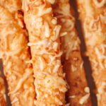 Pataki Cukrászda - Termékfotó - Gouda sajtos rúd 100g