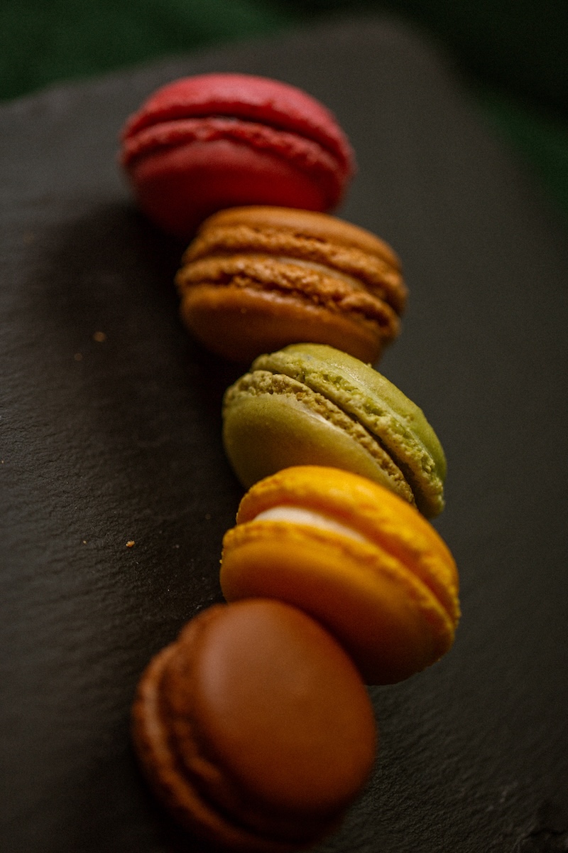 Pataki Cukrászda Érd - Macaron válogatás 8 db - Desszertek